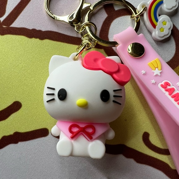 Hello Kitty keychain - Picture 2 of 5